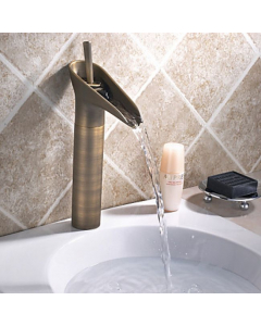 Mitigeur de lavabo effet cascade, style vintage pour une finition en bronze