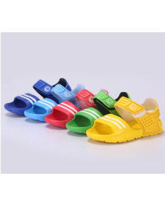 Sandale pour enfant en différentes couleurs et tailles