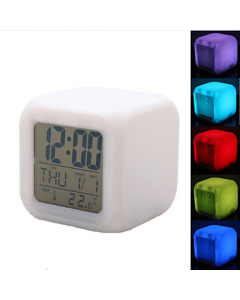 Réveil et thermomètre numérique cubique à couleur brillante en plastique
