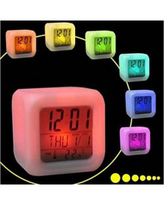 Horloge tactile de forme cubique à couleur fluorescente