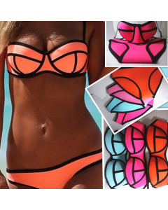 Bikini contrasté en 3 couleurs et 4 tailles 